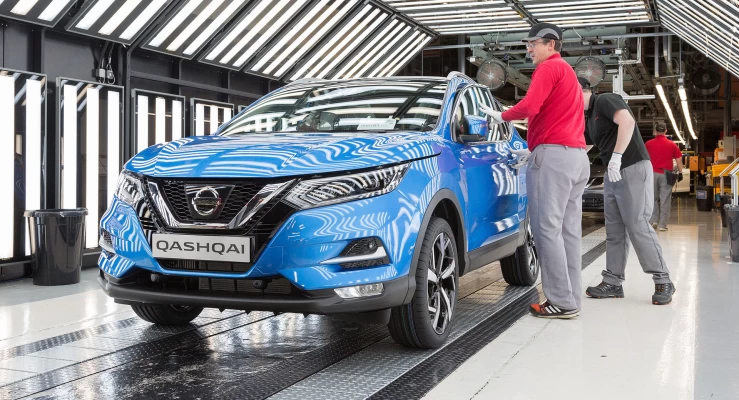 Nissan trekt zich terug uit de Russische markt en verkoopt aan NAMI: