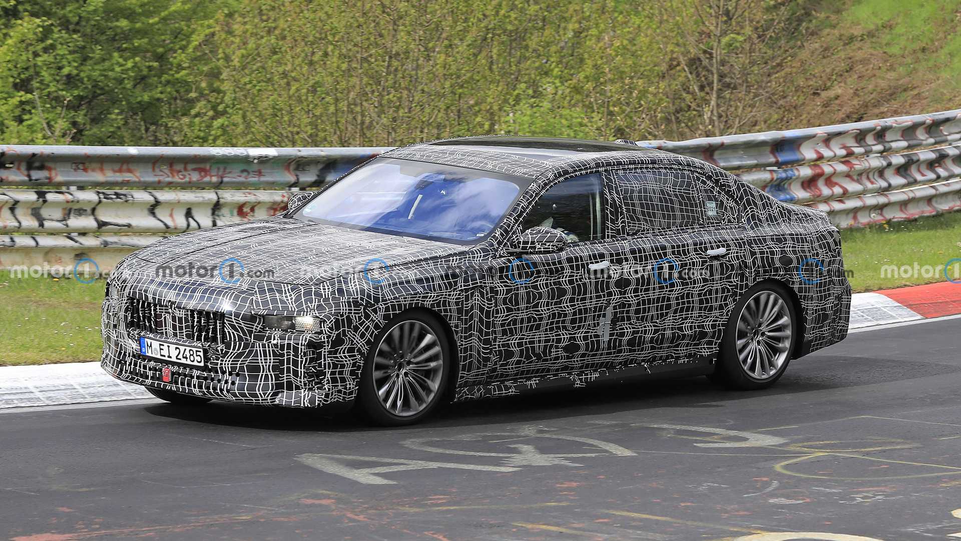 Camouflage foto van de nieuwe BMW 7 serie: